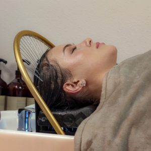 Trattamento benessere ristrutturante capelli in OMAGGIO